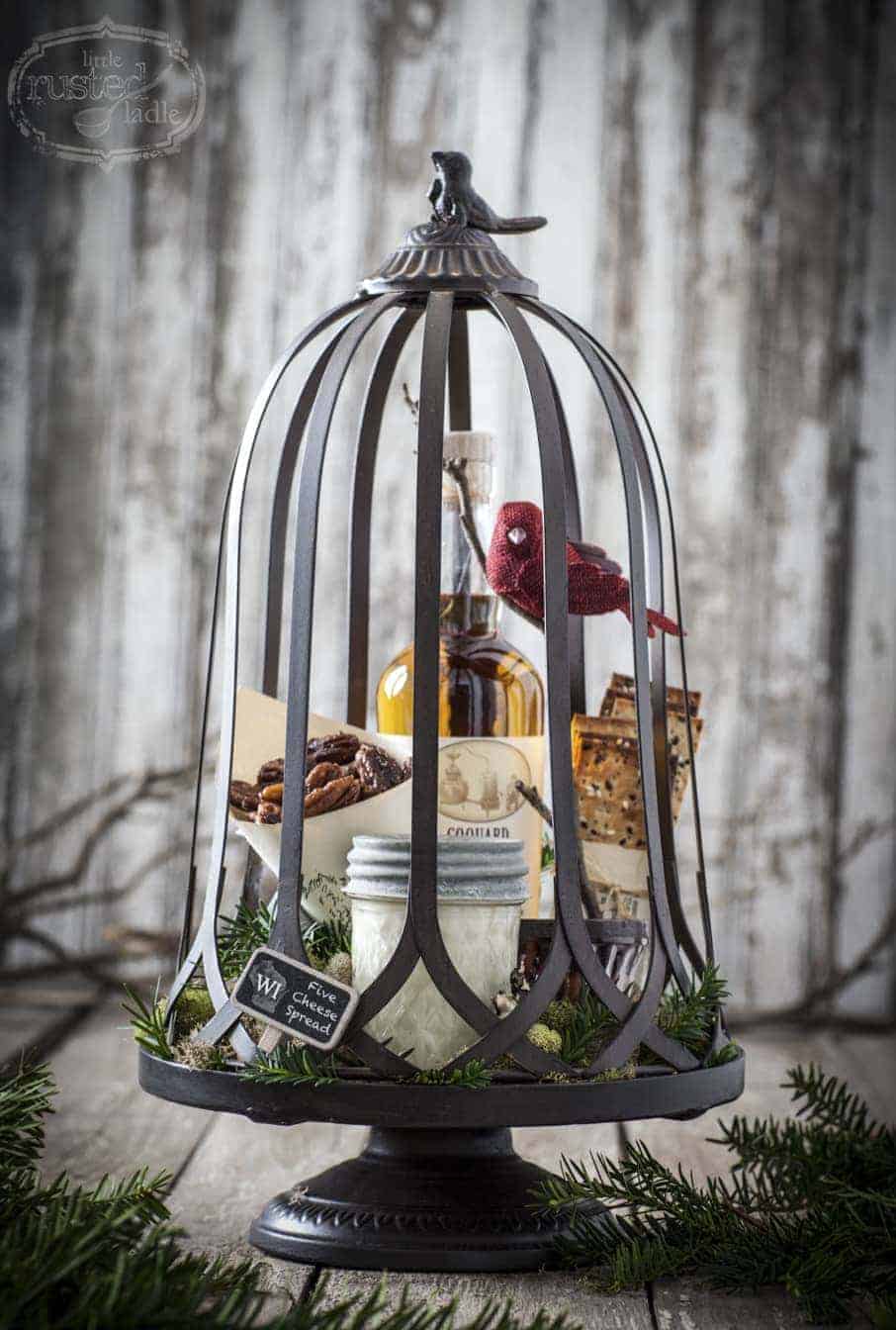 Holiday Wisconsin Cheese Spread Basket | www.littlerustedladle.com