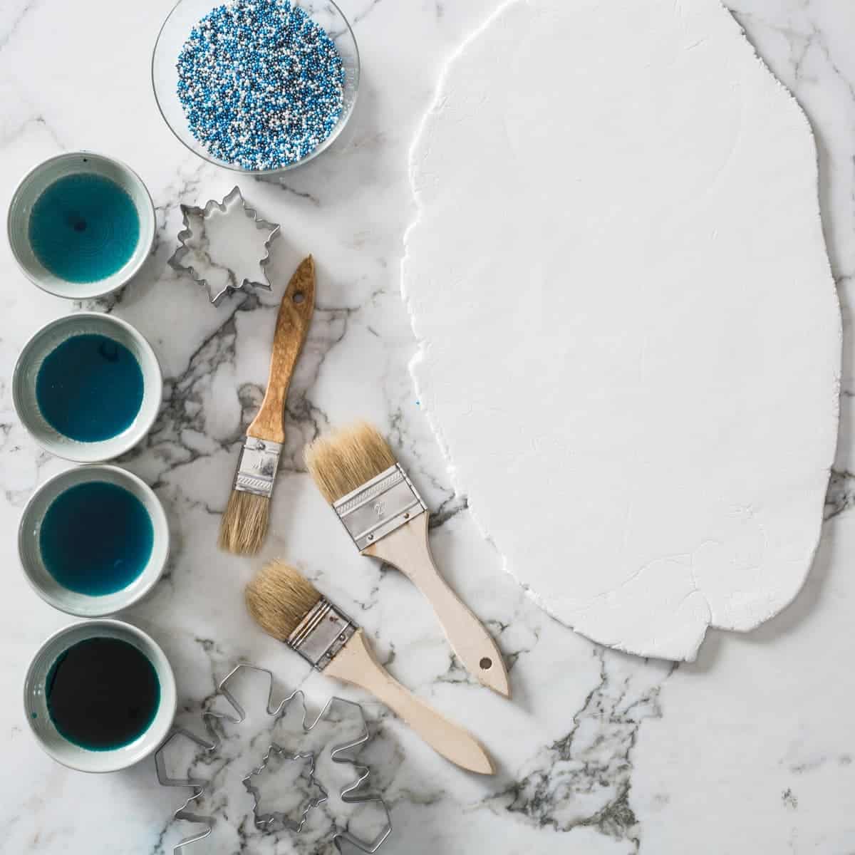 snowflake-cookie-decorating-with-toddler-jena-carlin-photography-web-3