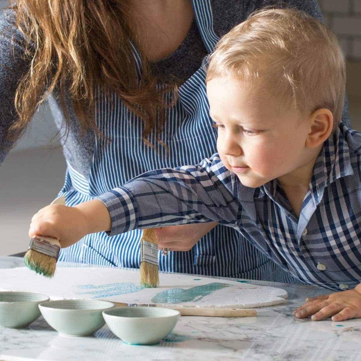 snowflake-cookie-decorating-with-toddler-jena-carlin-photography-web-5